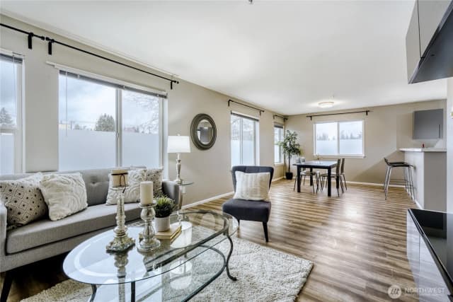 Property photo for 10511 Midvale Avenue N #302, Seattle photo 2