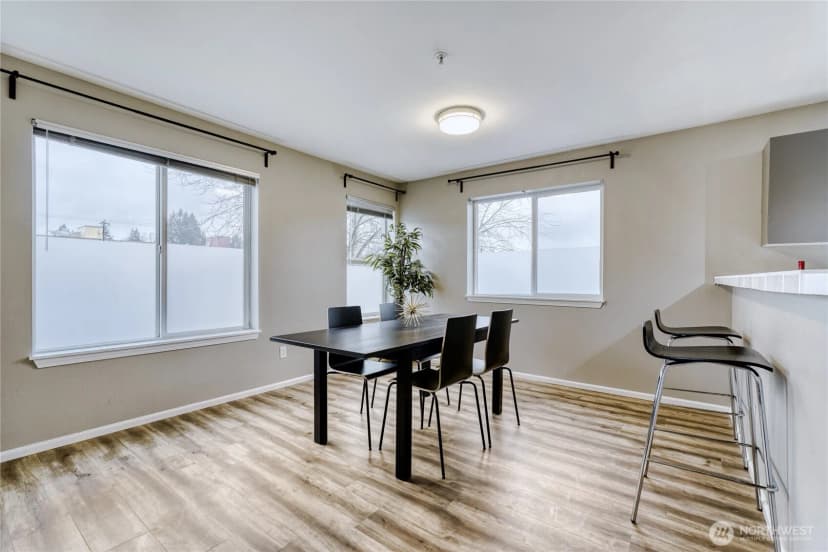 Property photo for 10511 Midvale Avenue N #302, Seattle photo 14