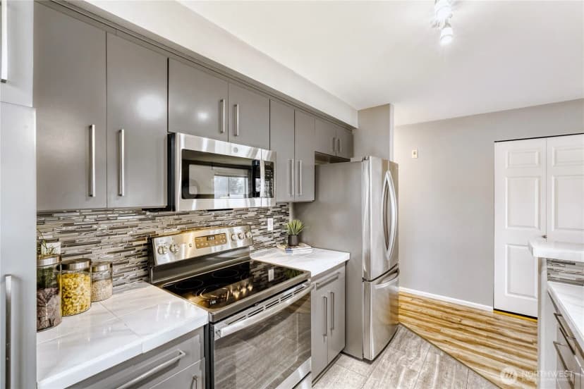 Property photo for 10511 Midvale Avenue N #302, Seattle photo 10