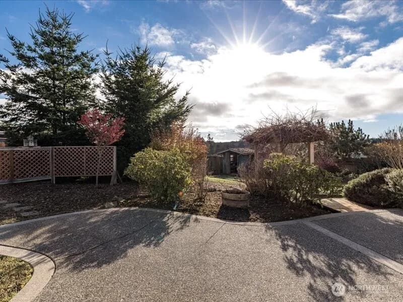 Property photo for 670 El Prado Avenue, Coupeville photo 30