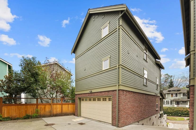 Property photo for 310 W Lee Street, Seattle photo 28