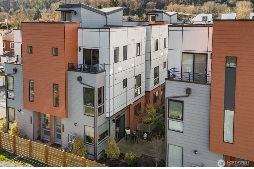 Property photo for 541 S Cloverdale St #b, Seattle photo 3