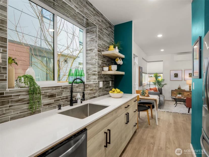 Property photo for 541 S Cloverdale St #b, Seattle photo 12