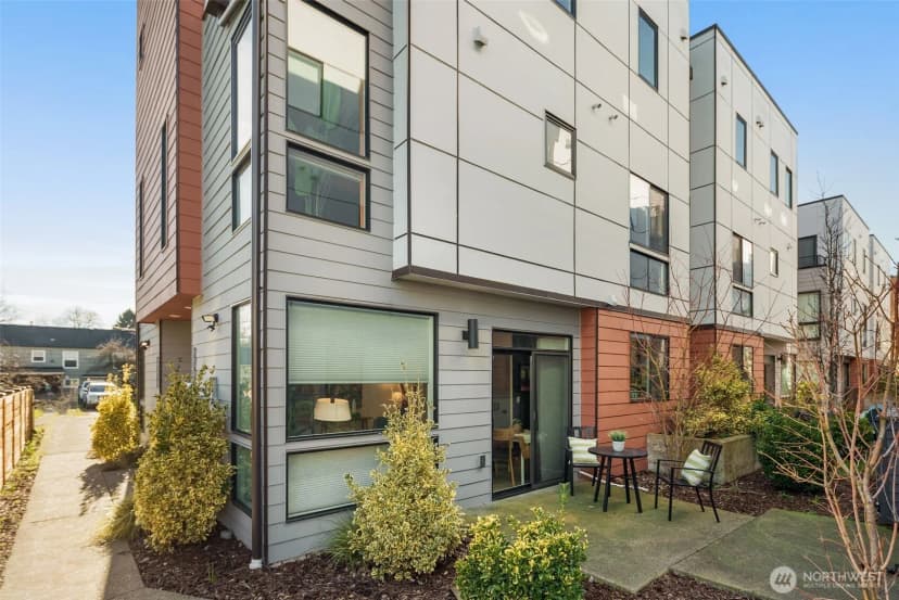 Property photo for 541 S Cloverdale St #b, Seattle photo 25