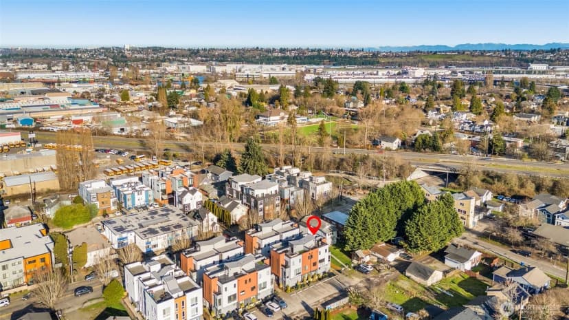 Property photo for 541 S Cloverdale St #b, Seattle photo 28