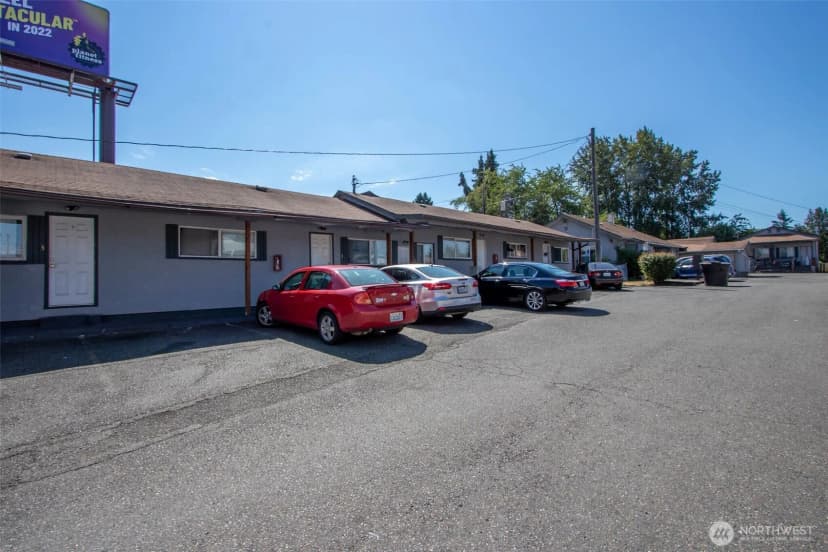 Property photo for 9618 Pacific Avenue, Tacoma photo 12