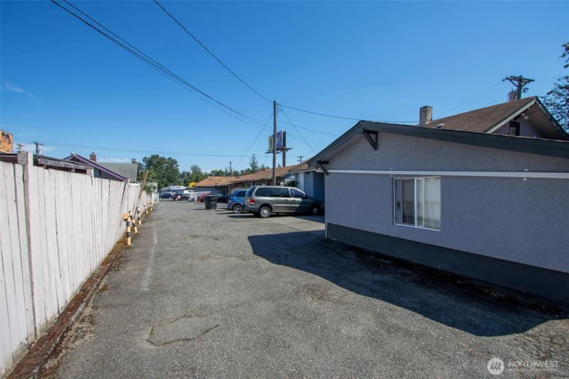 Property photo for 9618 Pacific Avenue, Tacoma photo 17