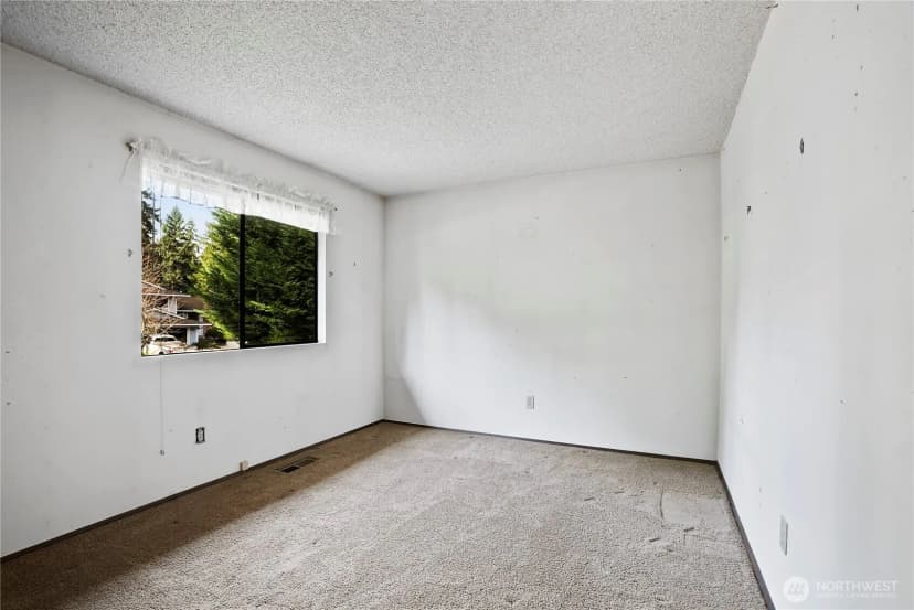 Property photo for 10914 165th Place Ne, Redmond photo 14