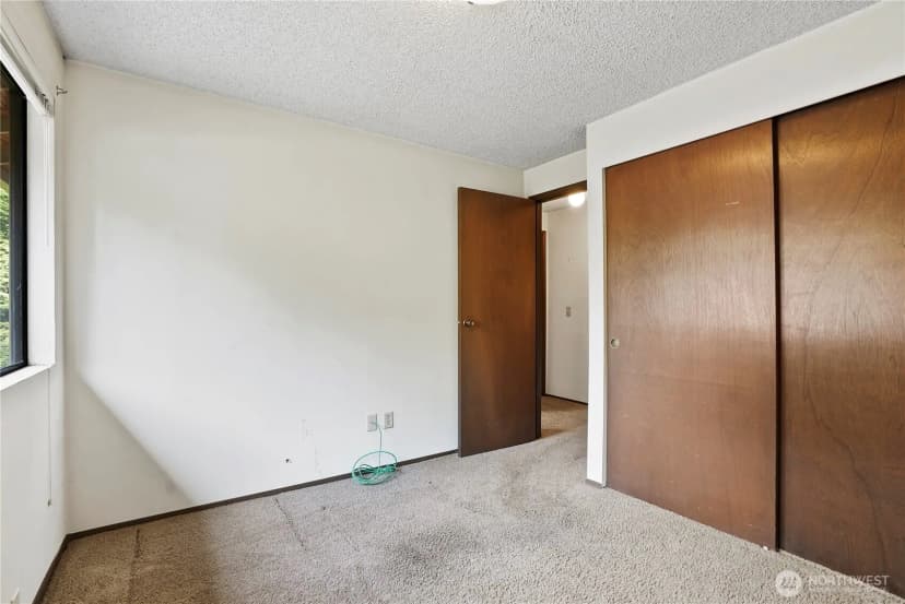Property photo for 10914 165th Place Ne, Redmond photo 12