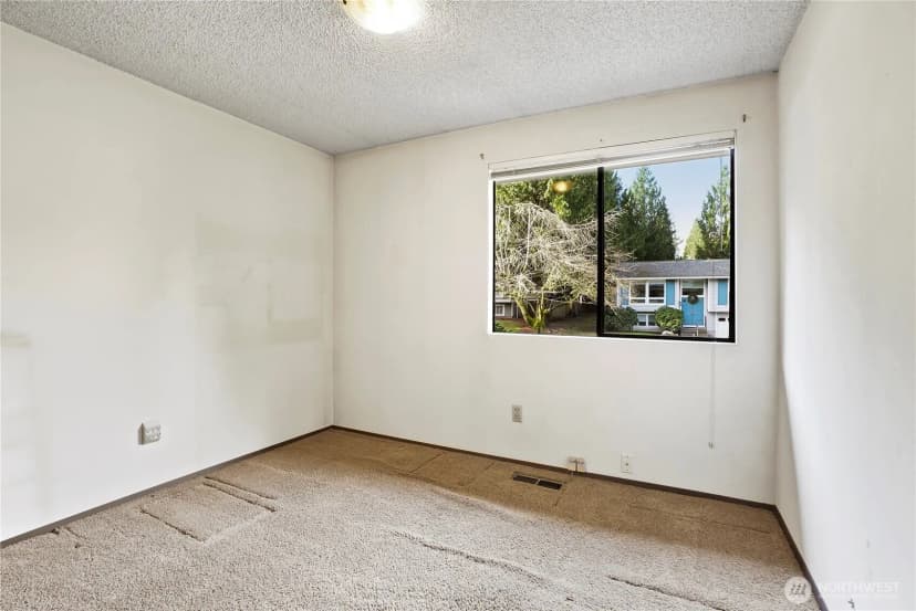 Property photo for 10914 165th Place Ne, Redmond photo 11