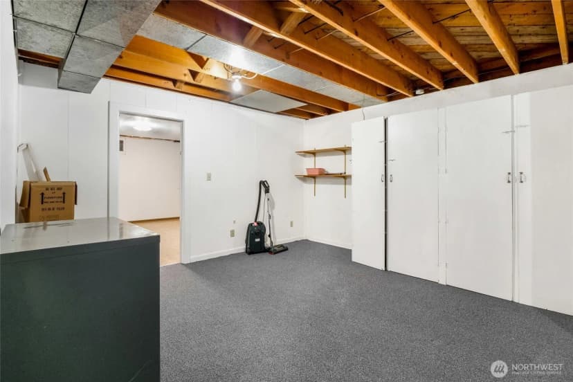 Property photo for 319 E 3rd Street, Lind photo 28