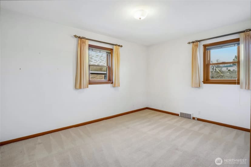 Property photo for 319 E 3rd Street, Lind photo 20