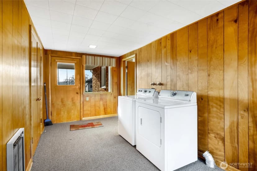 Property photo for 319 E 3rd Street, Lind photo 15