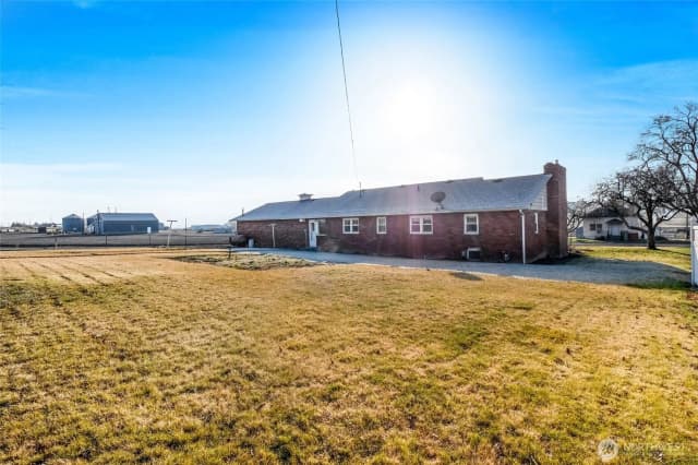 Property photo for 319 E 3rd Street, Lind photo 4