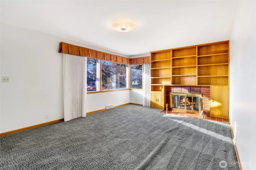 Property photo for 319 E 3rd Street, Lind photo 6