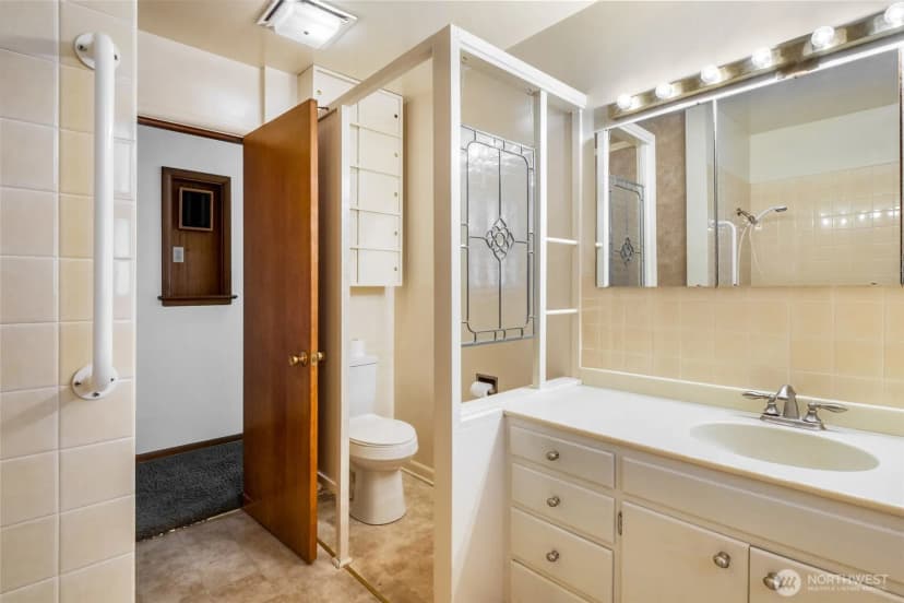 Property photo for 319 E 3rd Street, Lind photo 17