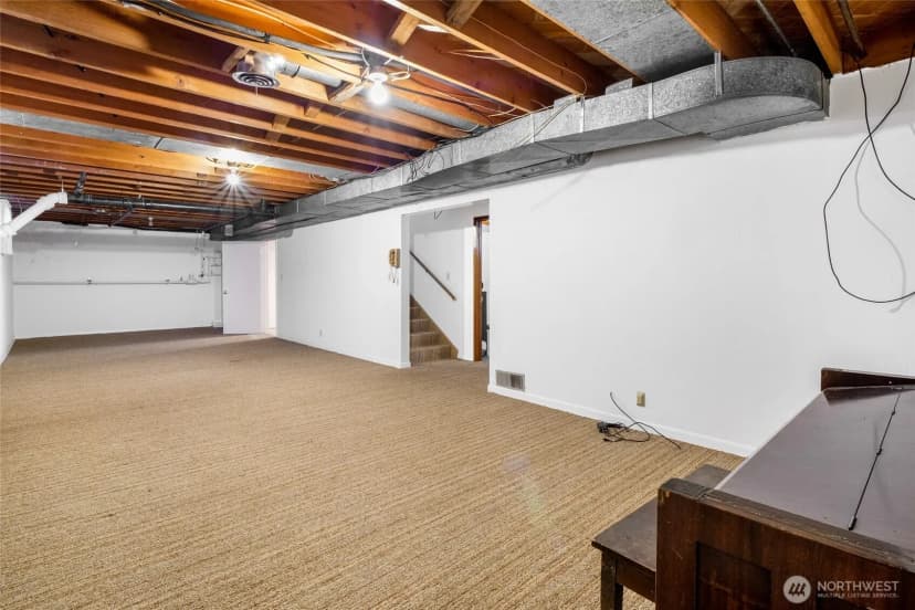 Property photo for 319 E 3rd Street, Lind photo 27