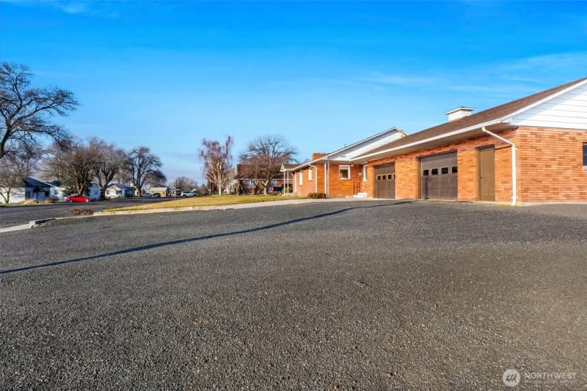 Property photo for 319 E 3rd Street, Lind photo 2