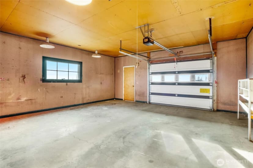 Property photo for 319 E 3rd Street, Lind photo 35