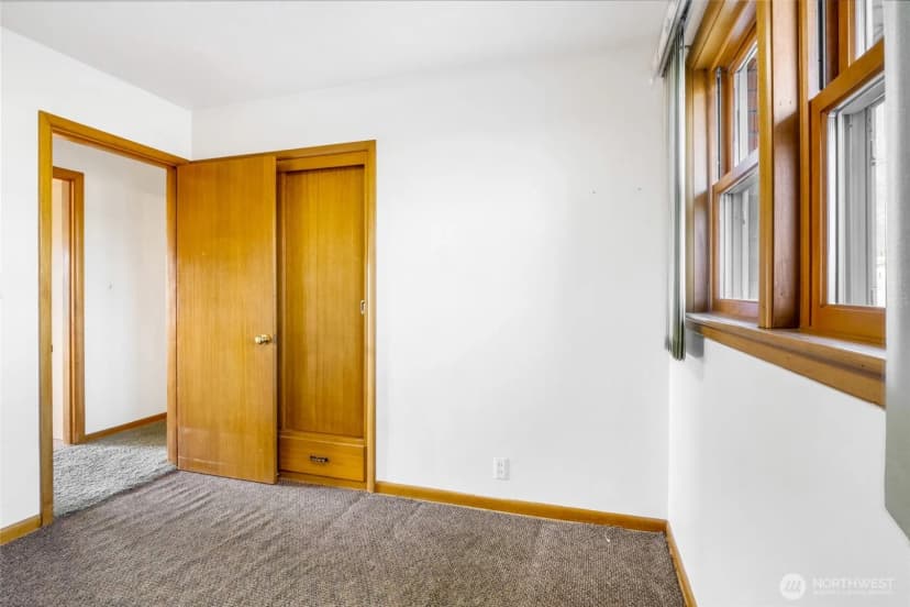 Property photo for 319 E 3rd Street, Lind photo 19