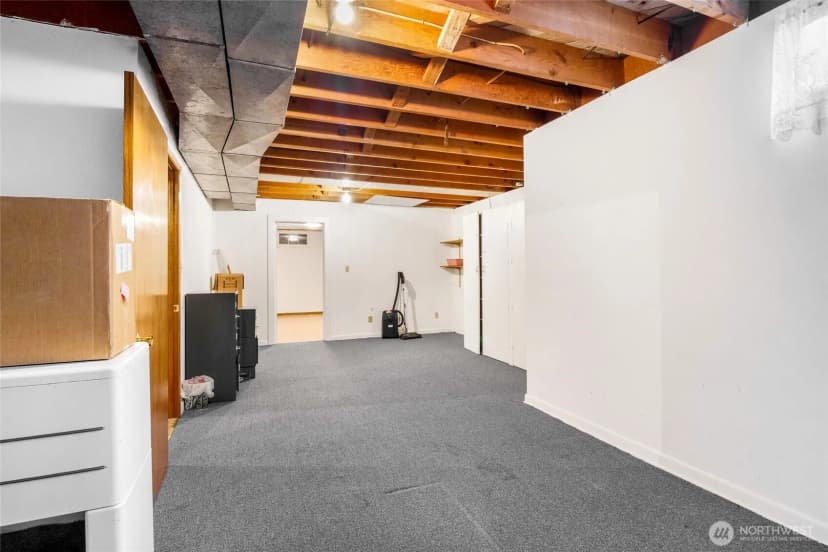 Property photo for 319 E 3rd Street, Lind photo 30