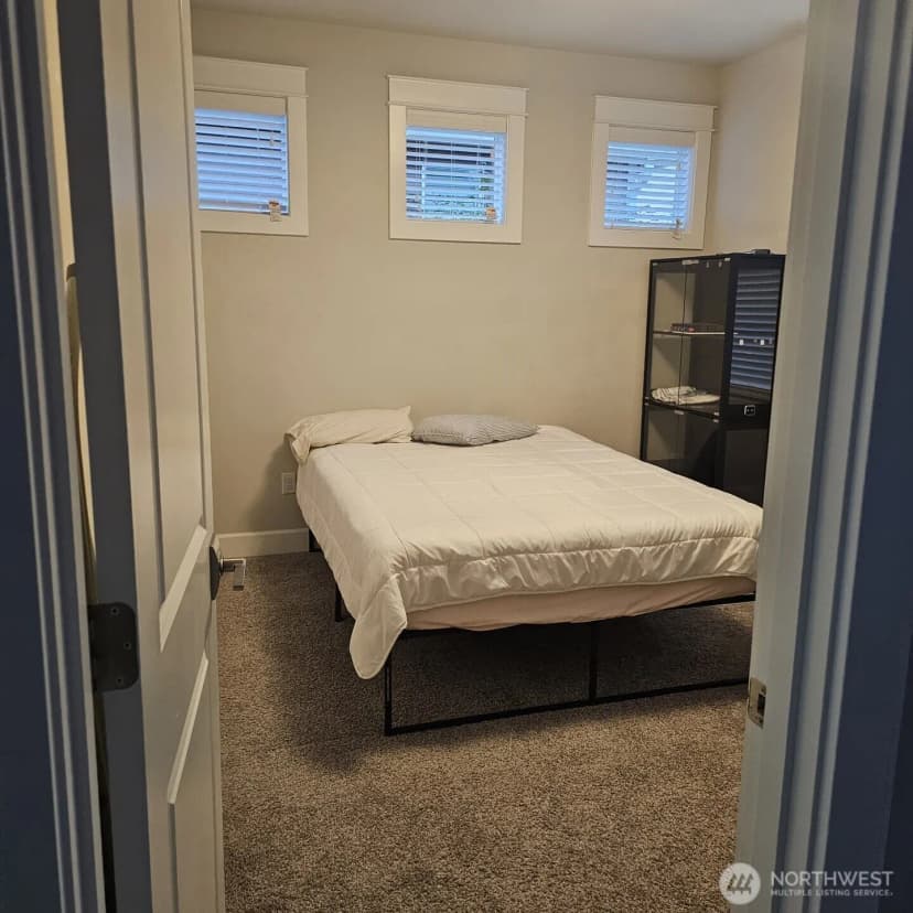 Property photo for 9527 Bowthorpe Street Se, Olympia photo 8
