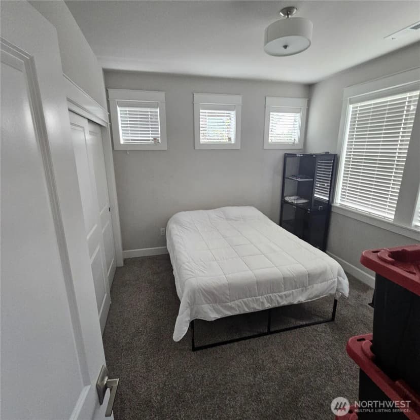 Property photo for 9527 Bowthorpe Street Se, Olympia photo 7