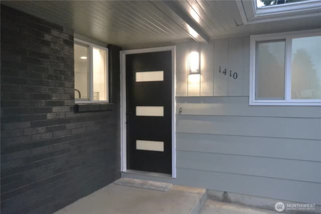 Property photo for 1410 Beech Avenue, Steilacoom photo 2