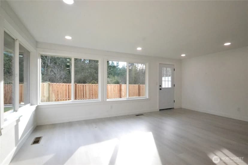 Property photo for 1410 Beech Avenue, Steilacoom photo 14