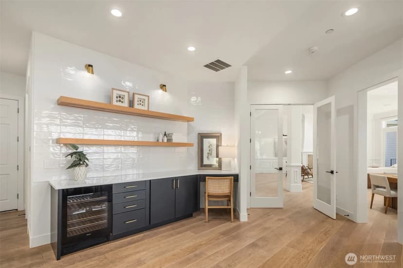 Property photo for 9234 Ne 25th Street, Clyde Hill photo 19
