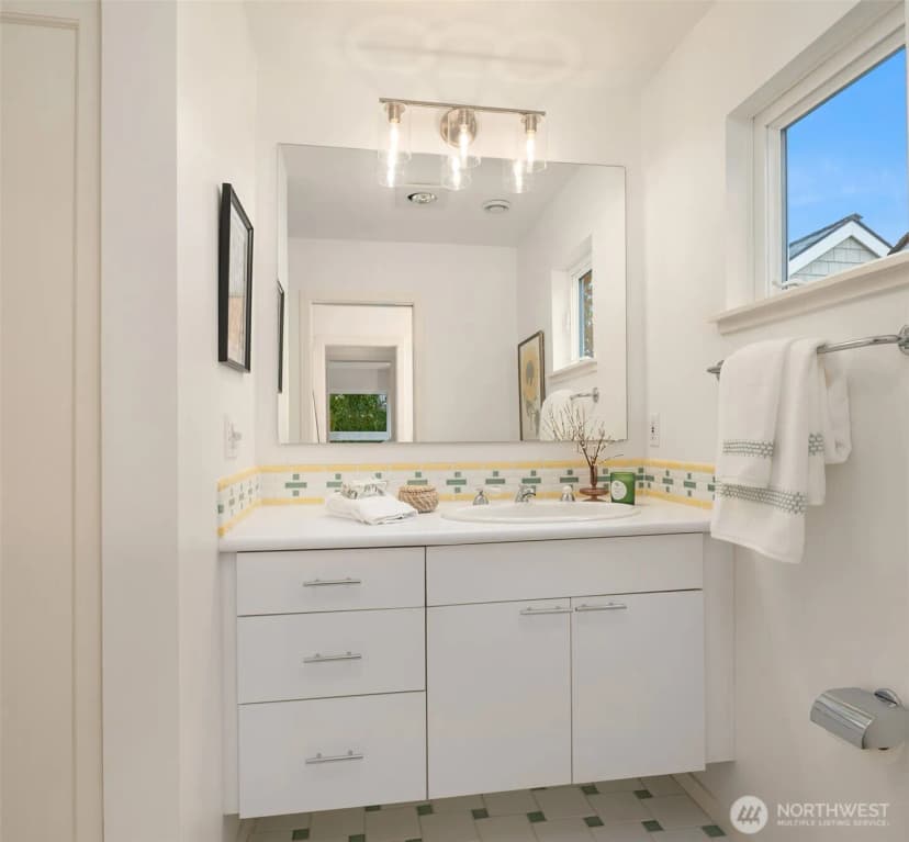 Property photo for 1929 42nd Avenue E #b, Seattle photo 10