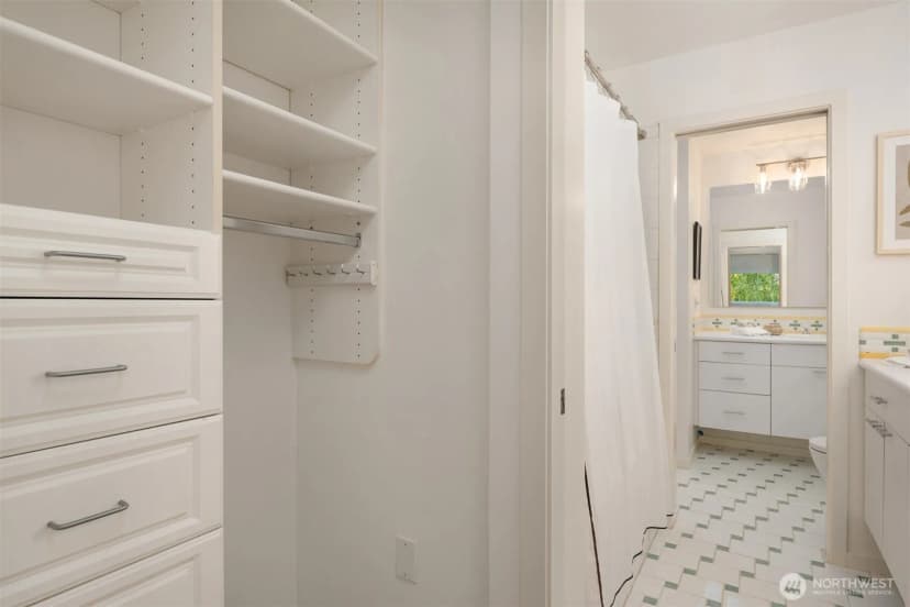 Property photo for 1929 42nd Avenue E #b, Seattle photo 13