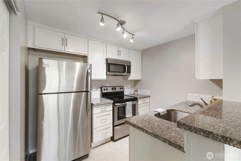 Property photo for 11002 Se Petrovitsky Road #g203, Renton photo 5