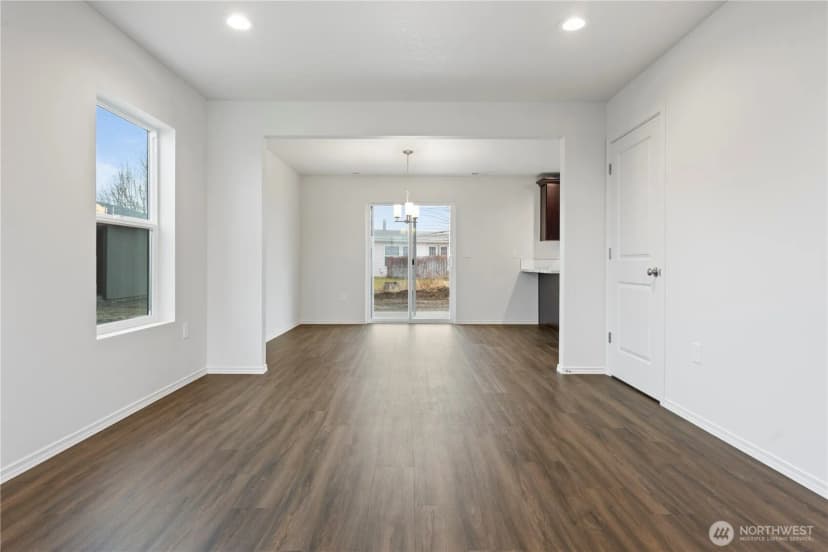 Property photo for 605 Kent Avenue, Royal City photo 8