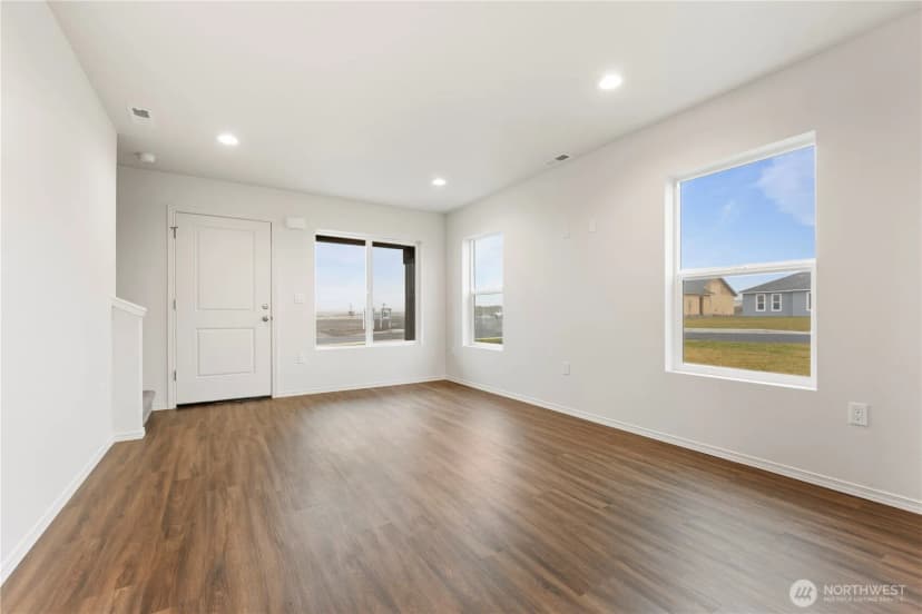 Property photo for 605 Kent Avenue, Royal City photo 6