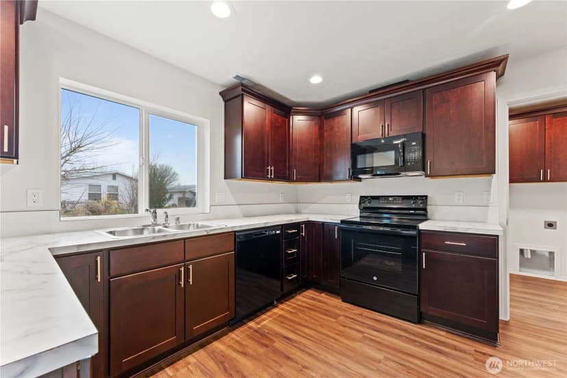 Property photo for 605 Kent Avenue, Royal City photo 11