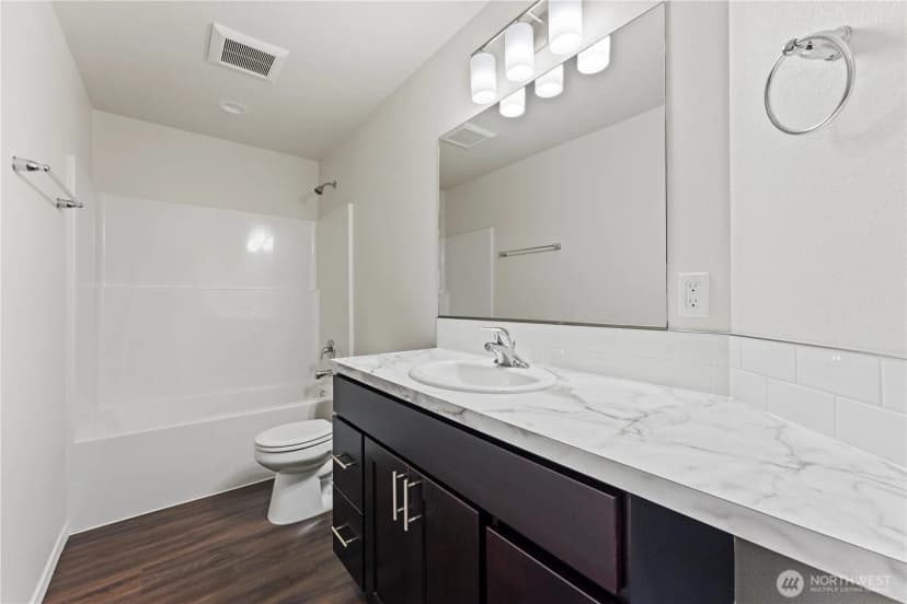 Property photo for 605 Kent Avenue, Royal City photo 22