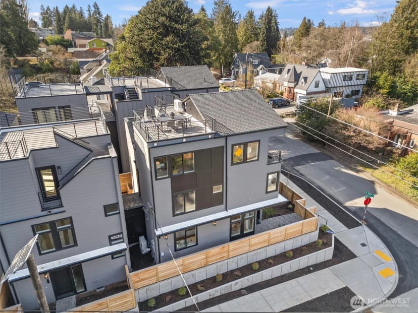 Property photo for 1261 Ne 100th Street, Seattle photo 37