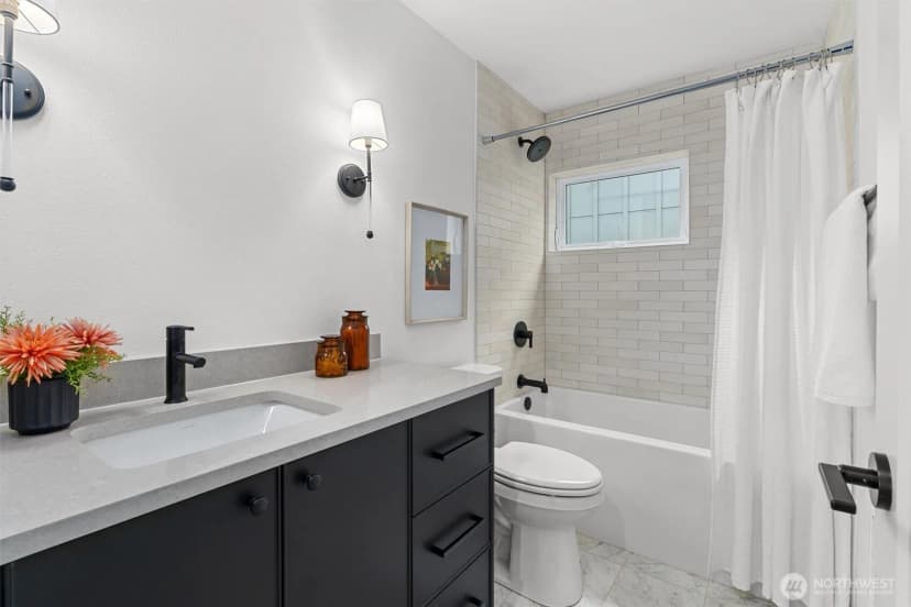Property photo for 1261 Ne 100th Street, Seattle photo 31