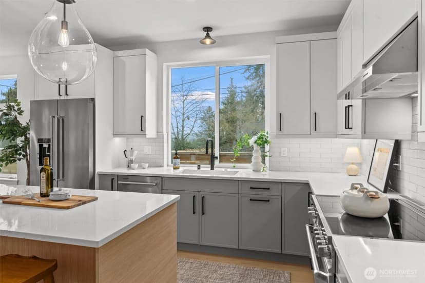 Property photo for 1261 Ne 100th Street, Seattle photo 18