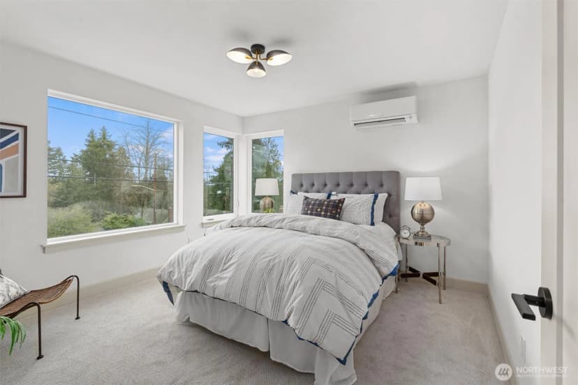 Property photo for 1261 Ne 100th Street, Seattle photo 32
