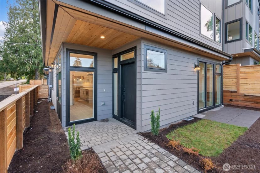 Property photo for 1261 Ne 100th Street, Seattle photo 6