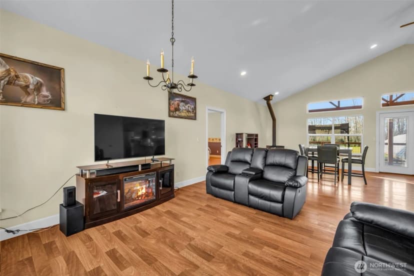 Property photo for 22644 Rose Road, Mount Vernon photo 9