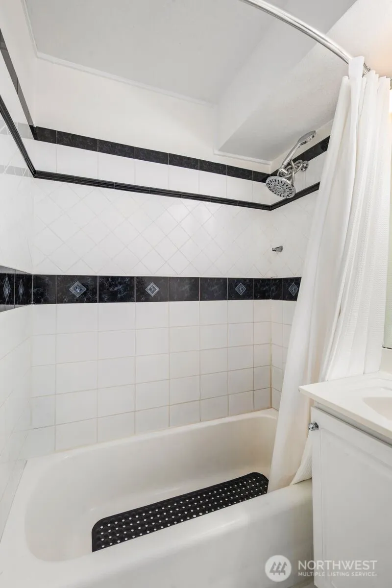 Property photo for 1400 Hubbell Place #409, Seattle photo 17