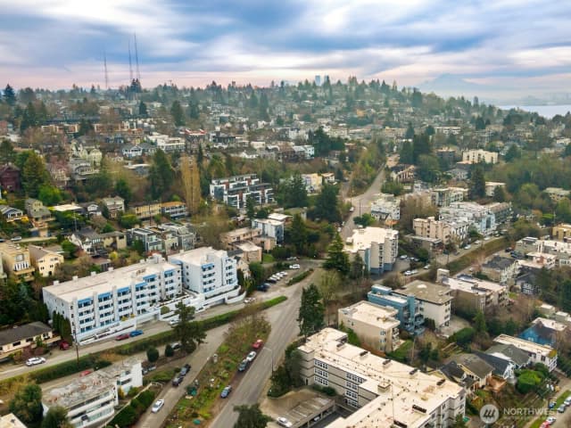 Property photo for 2244 13th Avenue W #407, Seattle photo 4