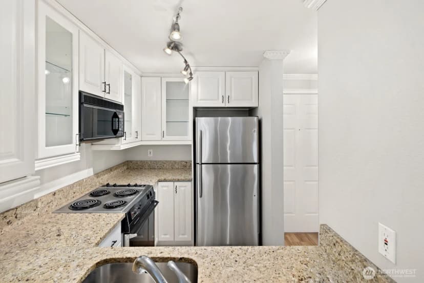 Property photo for 2244 13th Avenue W #407, Seattle photo 12
