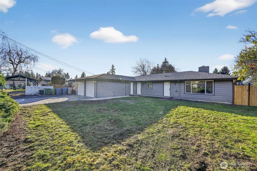 Property photo for 17843 110th Avenue Se, Renton photo 2