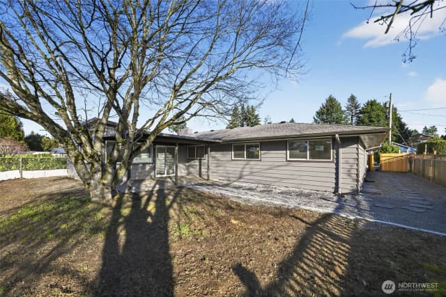 Property photo for 17843 110th Avenue Se, Renton photo 3