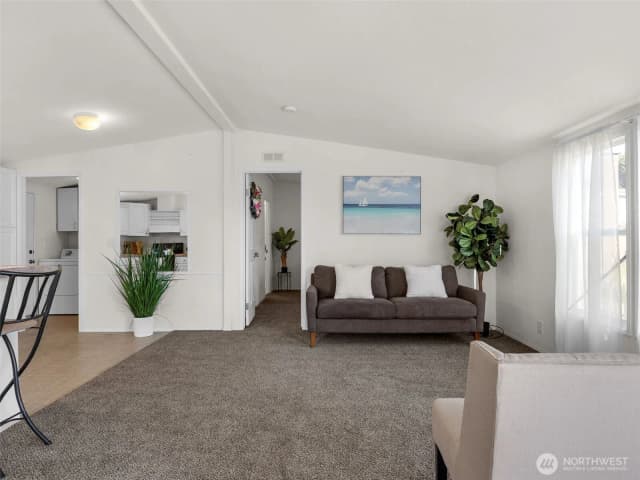 Property photo for 208 Ne 2nd Street, Long Beach photo 5