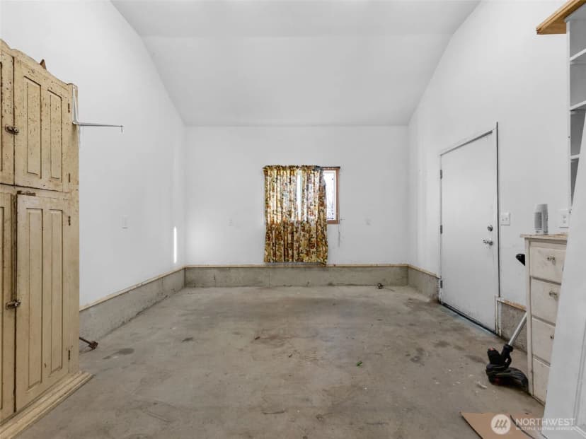 Property photo for 208 Ne 2nd Street, Long Beach photo 32